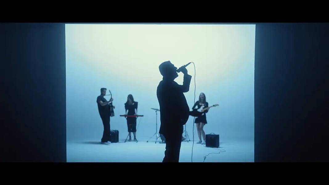 2025'in Müzik Listesinde Zirvede: En Çok Dinlenen 10 Şarkı! 8